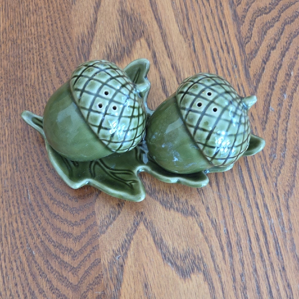Sur La Table Green Fish-Shaped Kitchen Accents
